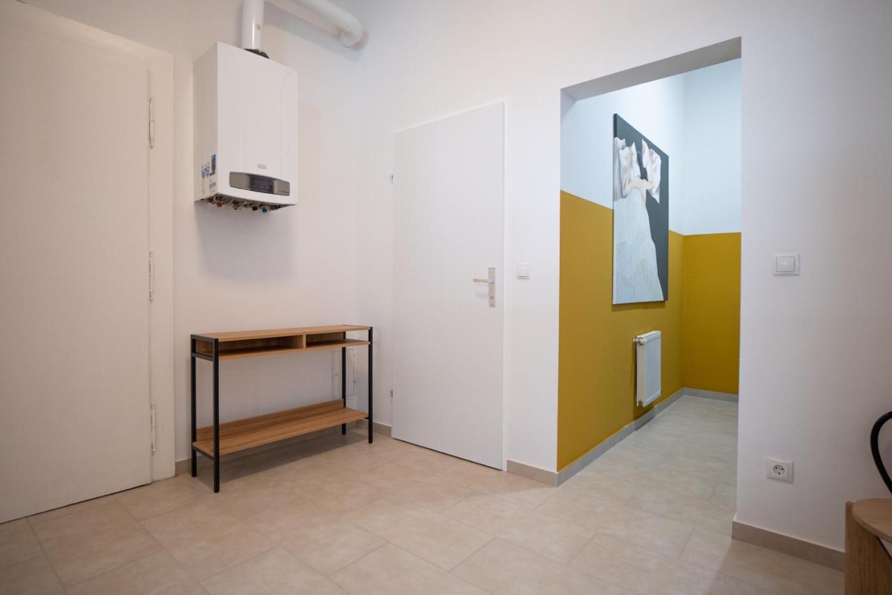 Brand-new With A Patio Apartamento