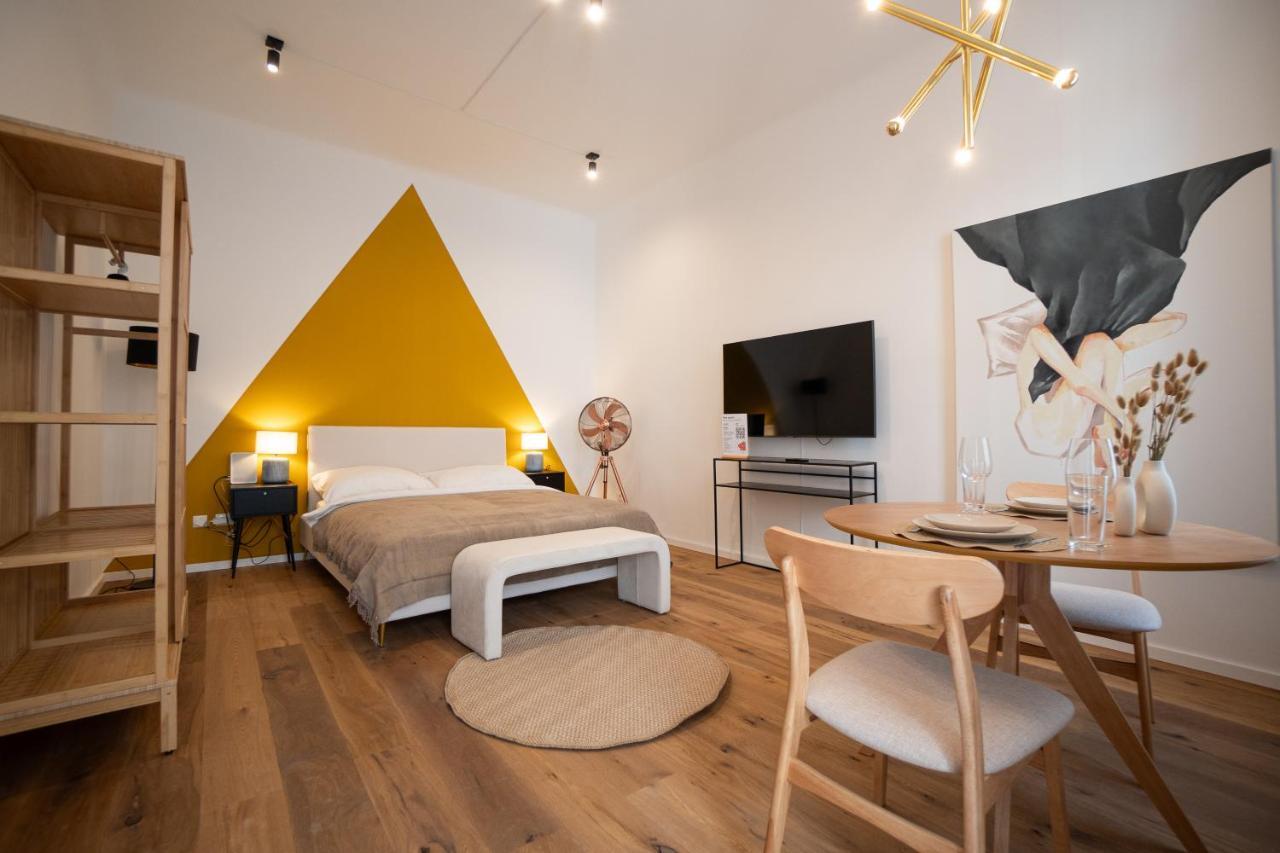 Brand-new With A Patio * Wien
